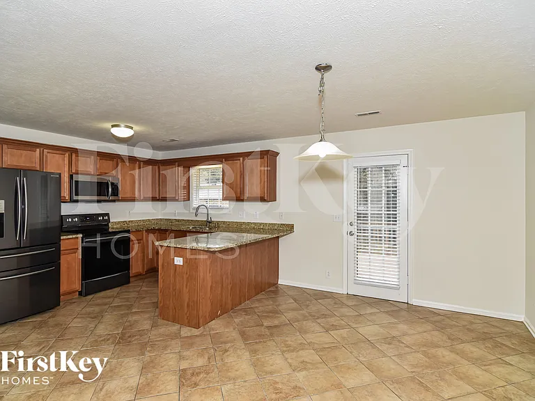 1840 Twin Rivers Rd — Photo 6