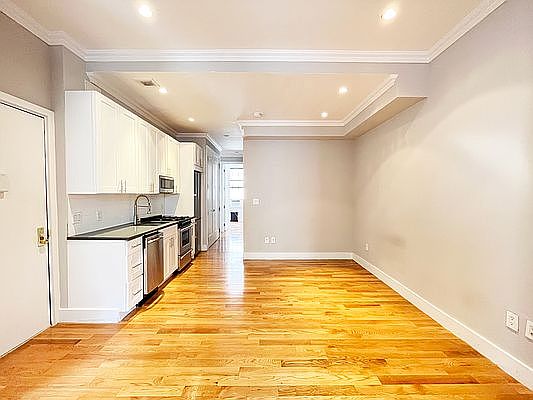 1st image of 70 University Pl APT 4
