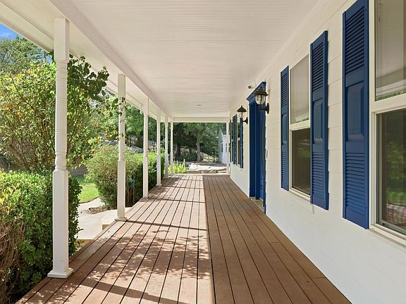 4th image of 180 Rainbow Valley Ln