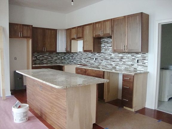 4th image of 60 Crompton Ave APT 103
