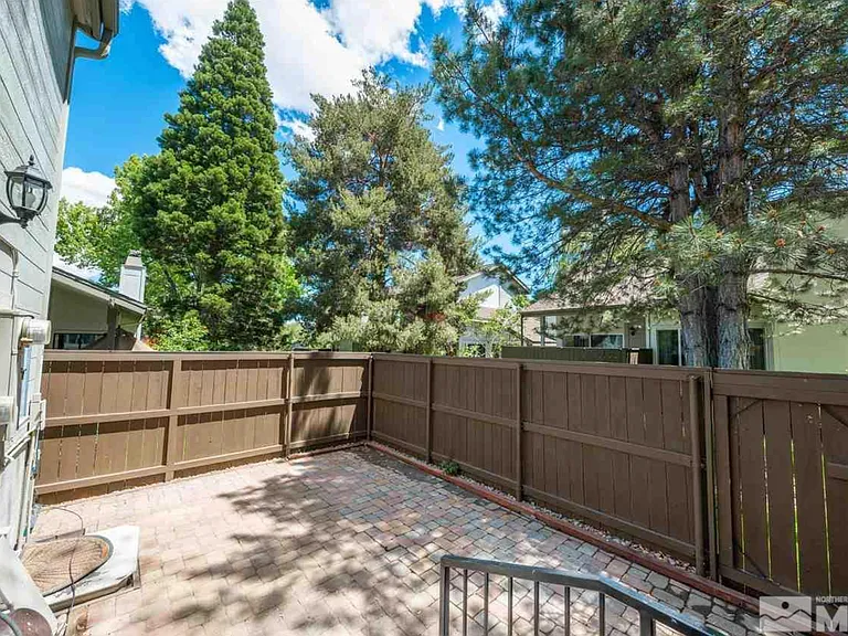 430 Angela Pl — Photo 36