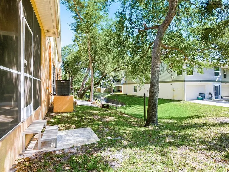 1405 Ridge Ter — Photo 27