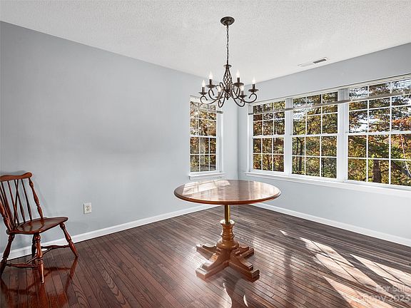 4th image of 107 Glenwood Hill Ln