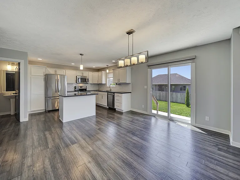 7339 Yankee Woods Dr — Photo 4
