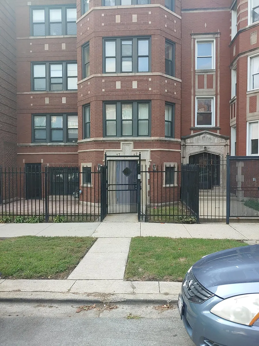 Building Photo - 7742 S Kingston Ave