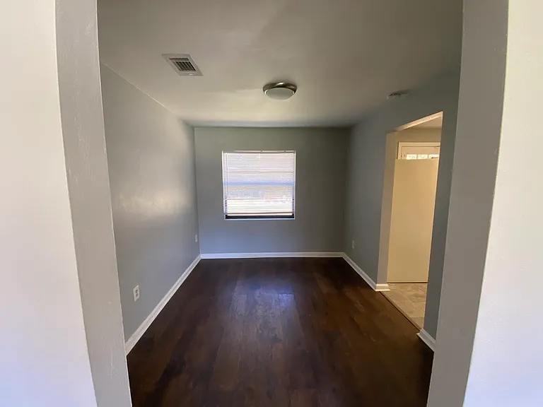 10 Ivanhoe Ave — Photo 12