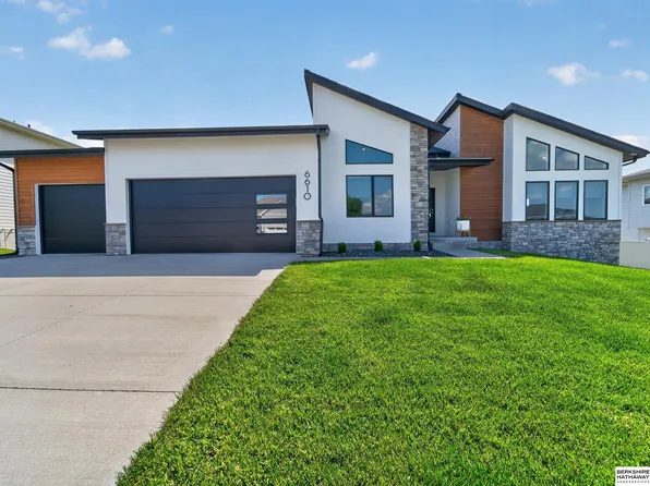6610 S 209th St, Elkhorn, NE 68022
