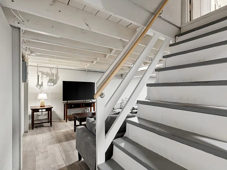2415 Telegraph Rd — Photo 29