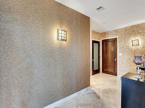 3rd image of 550 Okeechobee Blvd Ph M01
