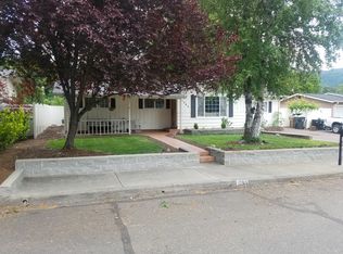 1065 SE Clarey Ave, Grants Pass, OR 97526