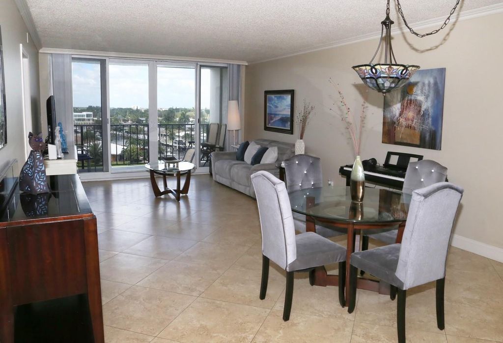 521 N Riverside Drive #602, photo 9