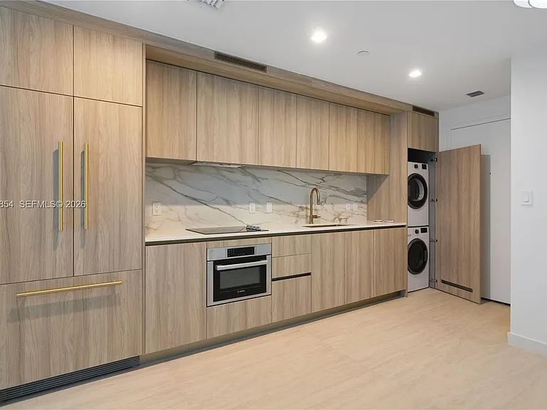 77 SE 5th St #1808 — Photo 3