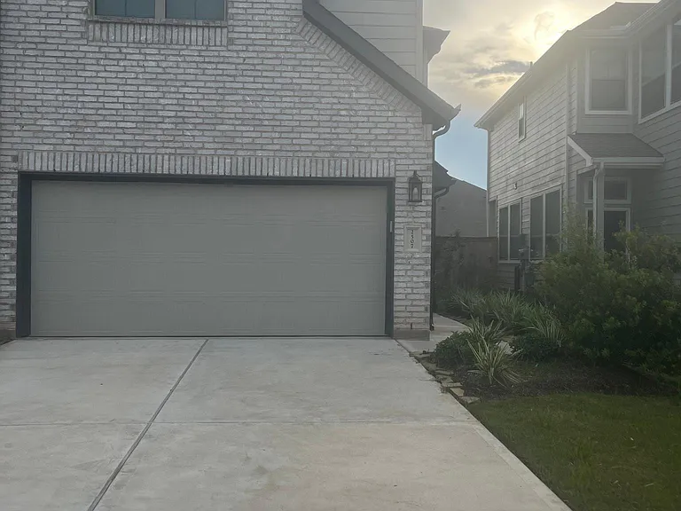 2507 Manor Valley Ct — Photo 2