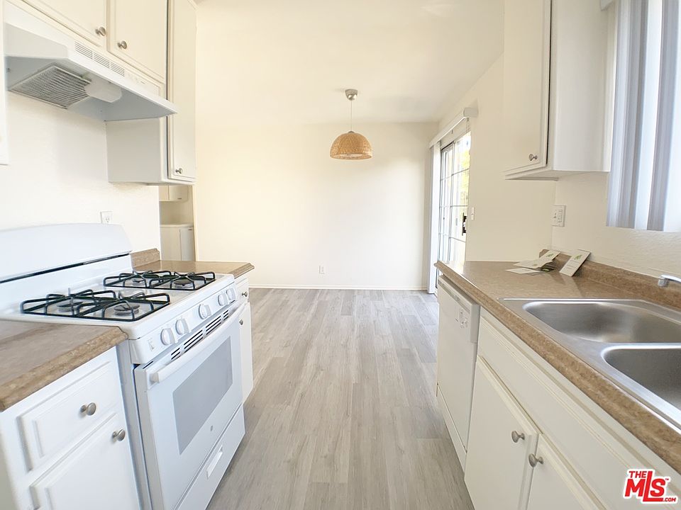 1st image of 12217 Pacific Ave APT 1
