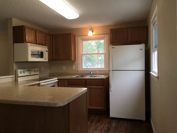 213 1st Ave E, West Fargo, ND 58078