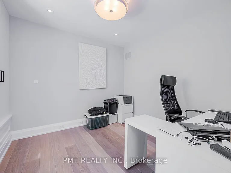 50 Thursfield Cres — Photo 34