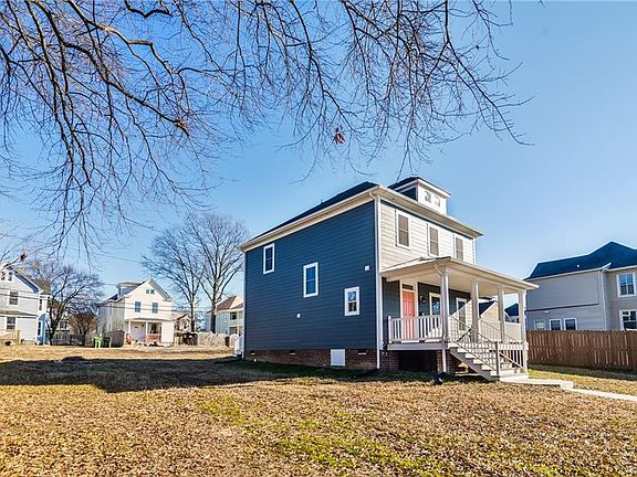3rd image of 2011 Greenwood Ave