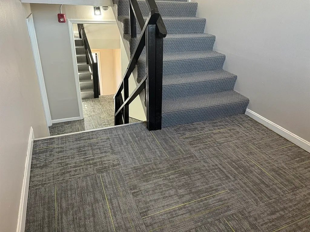 2 bed, 750 sqft, $2,300 — Photo 3