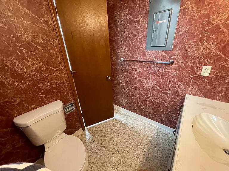 314 N 6th St #102 — Photo 9