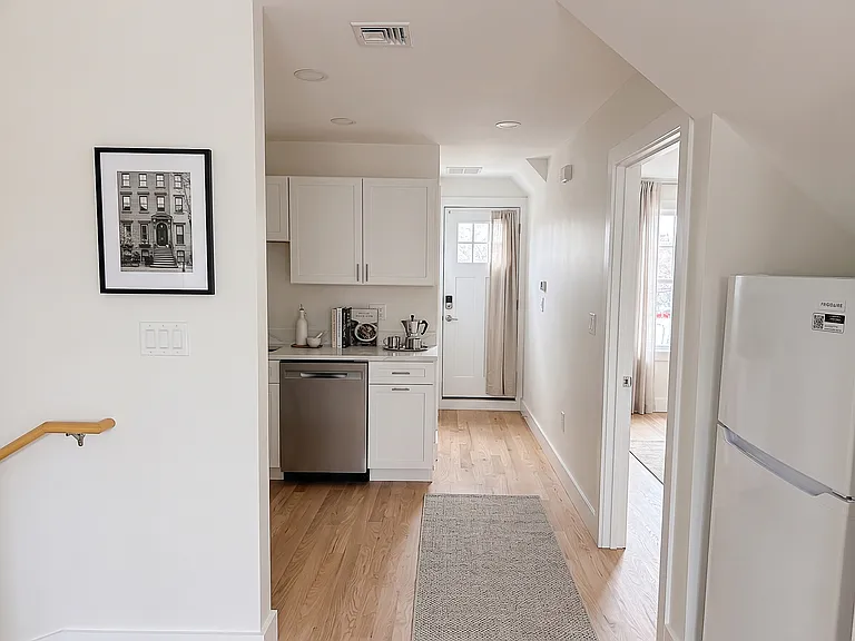 69 Elm St #2 — Photo 15