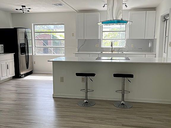 4th image of 6144 Hillwood Dr