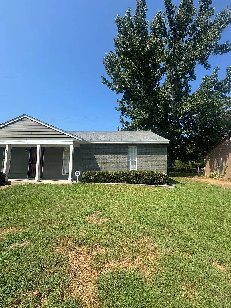 !!Rent Special!! 1/2 Off First Month Rent! Welcome To 4413 Howardcrest Drive — Photo 3