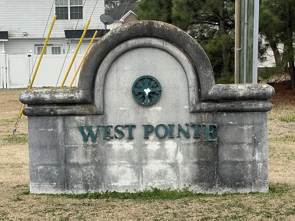 2910 Eastridge Ct, Greenville, NC 27834