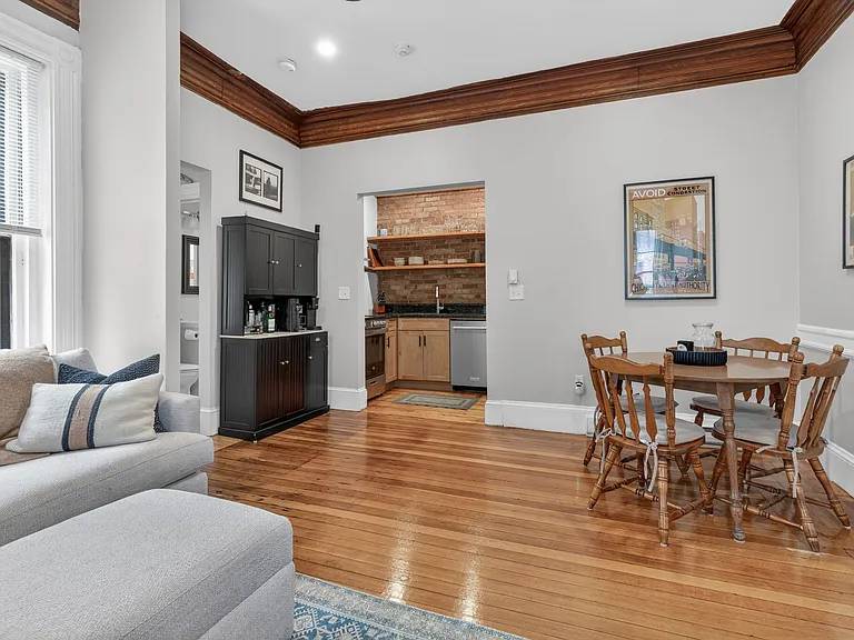 16 Cumberland St #2 — Photo 4