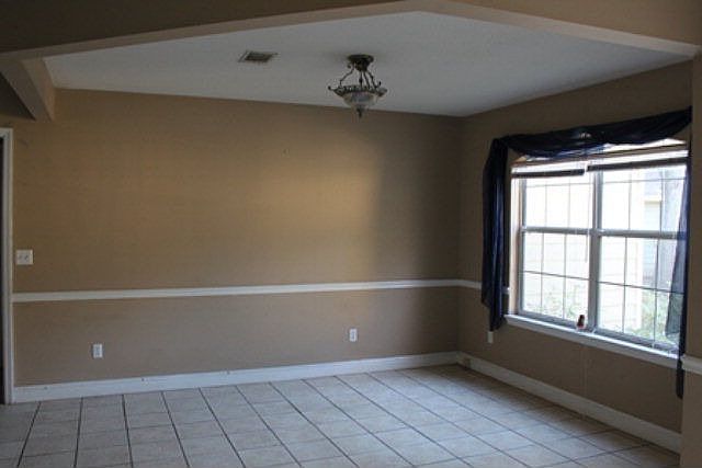 2nd image of 202 Glen Meadows Cir