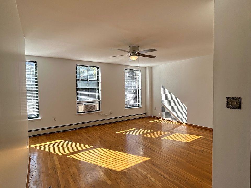 1st image of 359 Cumberland St Floor 2