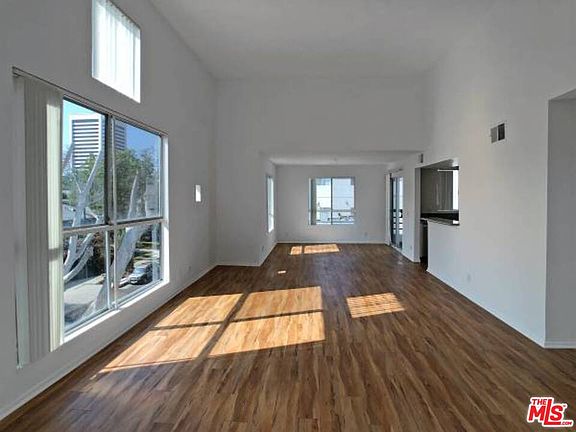 3rd image of 1818 Camden Ave APT 301