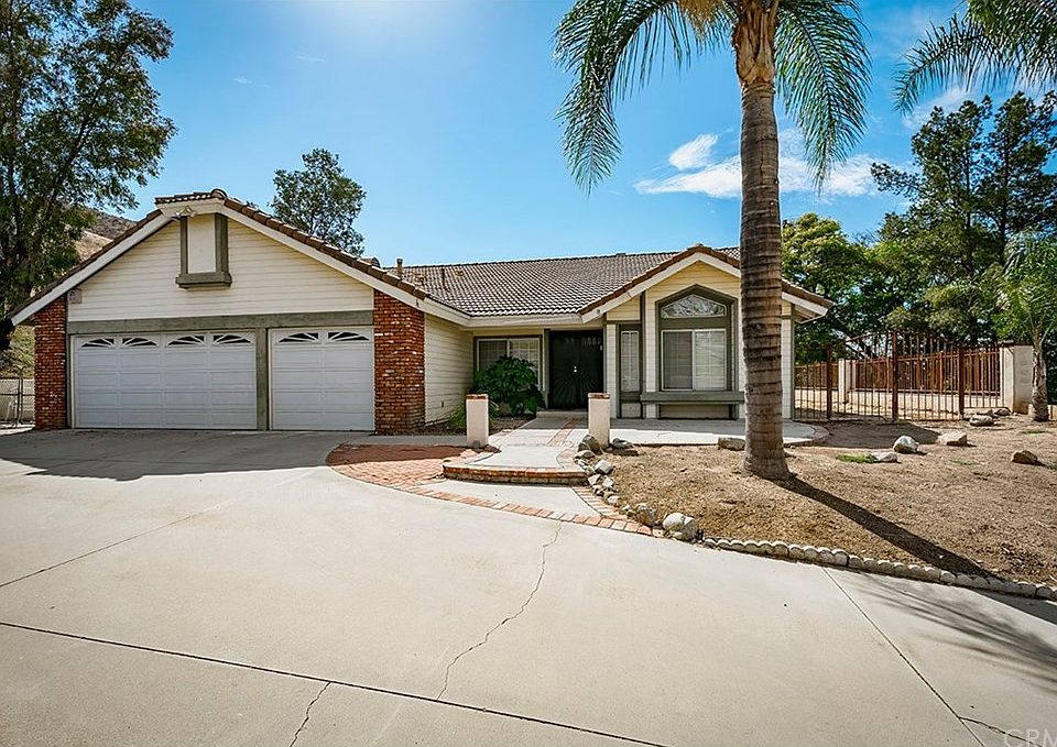 2nd image of 3016 Everwood Dr