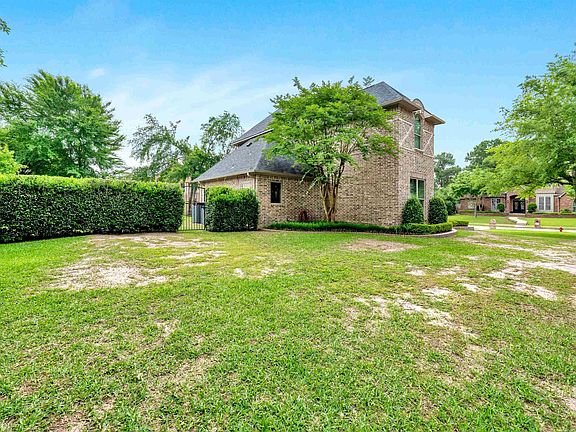 5th image of 2021 Hollystone Dr