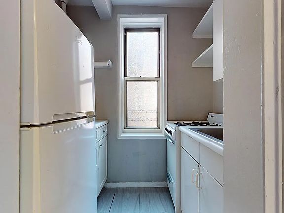 2nd image of 340 E 58th St APT 4F
