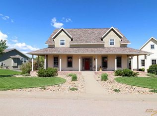 1914 Country Oak Ln, Spearfish, SD 57783
