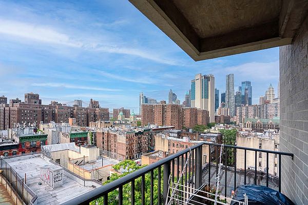 1st image of 39 Henry St #8