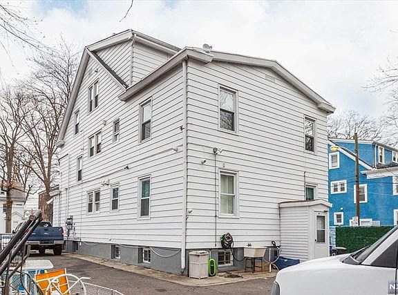 5th image of 328 Grafton Ave #330