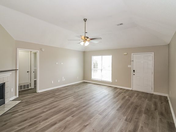 5th image of 7190 Hunters Horn Dr
