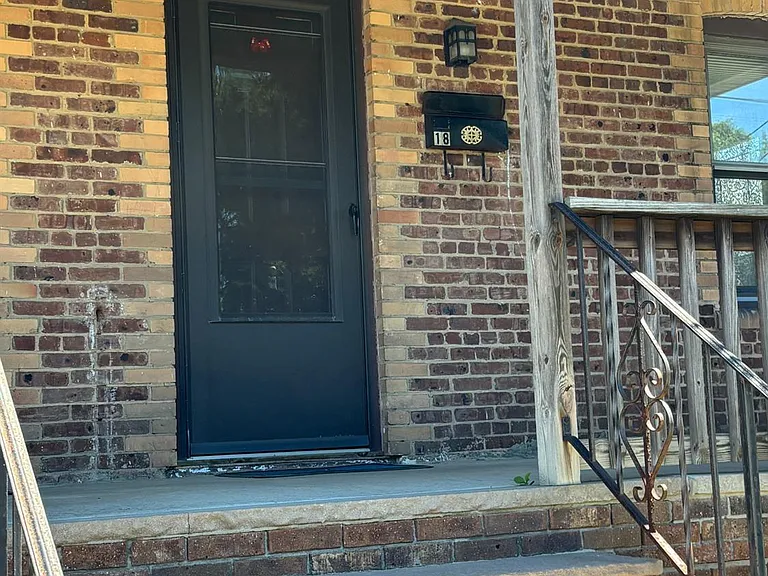 16 Yates Ave #18 — Photo 3