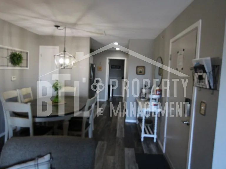 2907 Vineyards Pkwy #2 — Photo 4