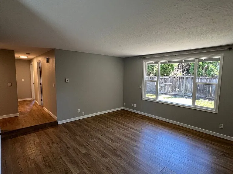 2177 Cosmoledo St — Photo 9
