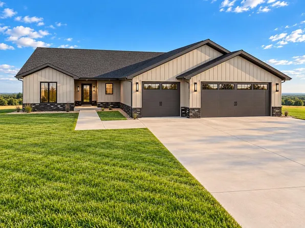 605 Patterson Court, Hershey, NE 69143