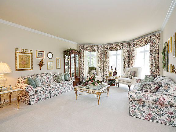 3rd image of 16858 Comandra Cir
