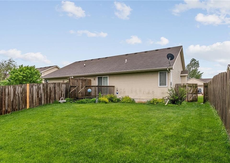 2nd image of 640 SW 46th St