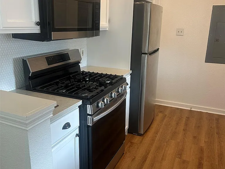914 W Lynwood Ave — Photo 7