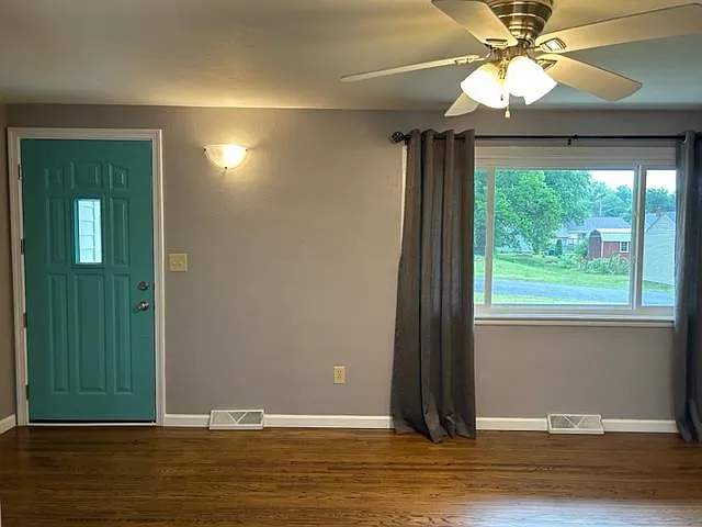 406 Taft St — Photo 4