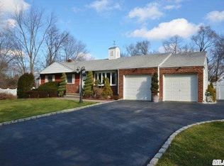 3 Paula St, East Northport, NY