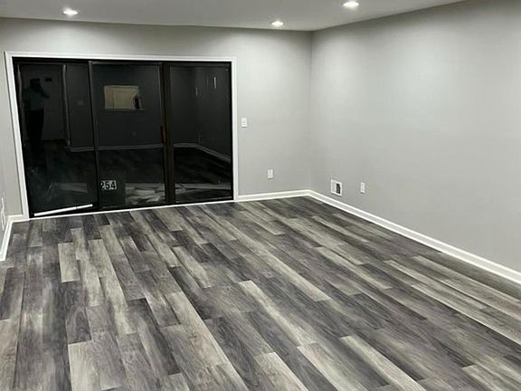 4th image of 254 Bromley Pl