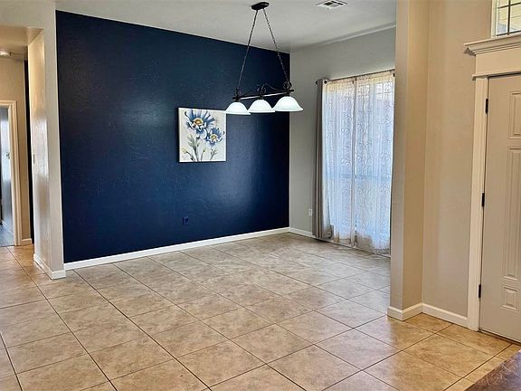 5th image of 4401 NW Wolf Creek Blvd