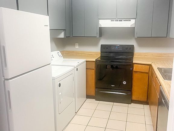 3rd image of 1016 S Gordon Ave #B